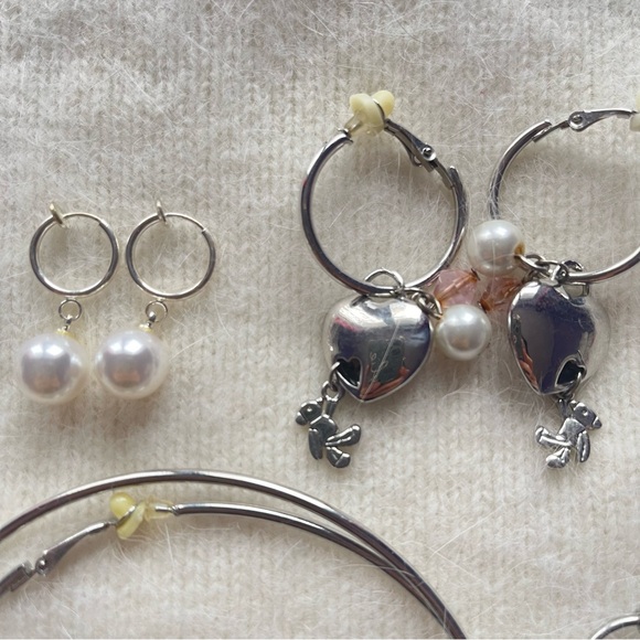 10 pairs of clip on earrings and 8 clip on ear cuffs! - Picture 4 of 6